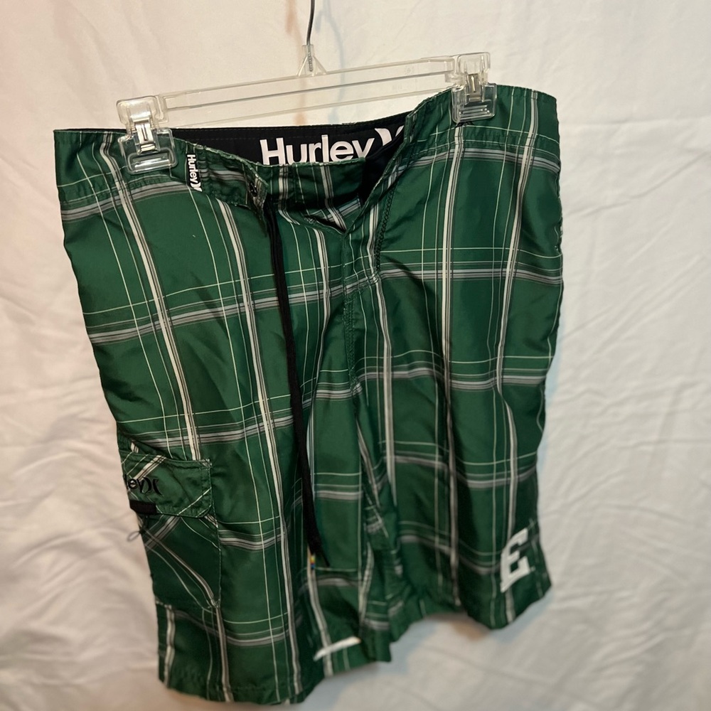 Hurley Men's Green Plaid Dri Fit Board Shorts RN#100691 Size 30 NCAA EMU Eastern